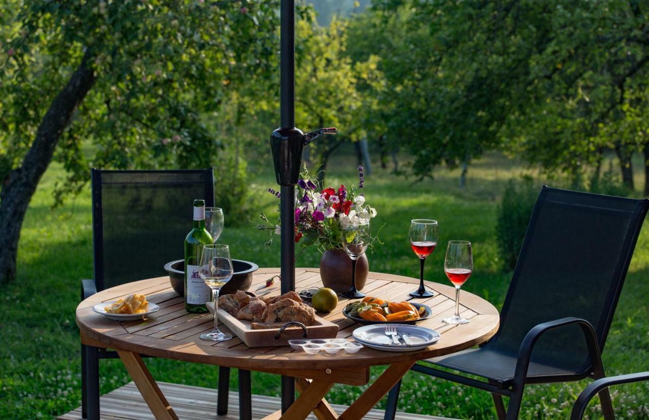 Mednieki Kalvene Guest House Krusati Bagian luar foto