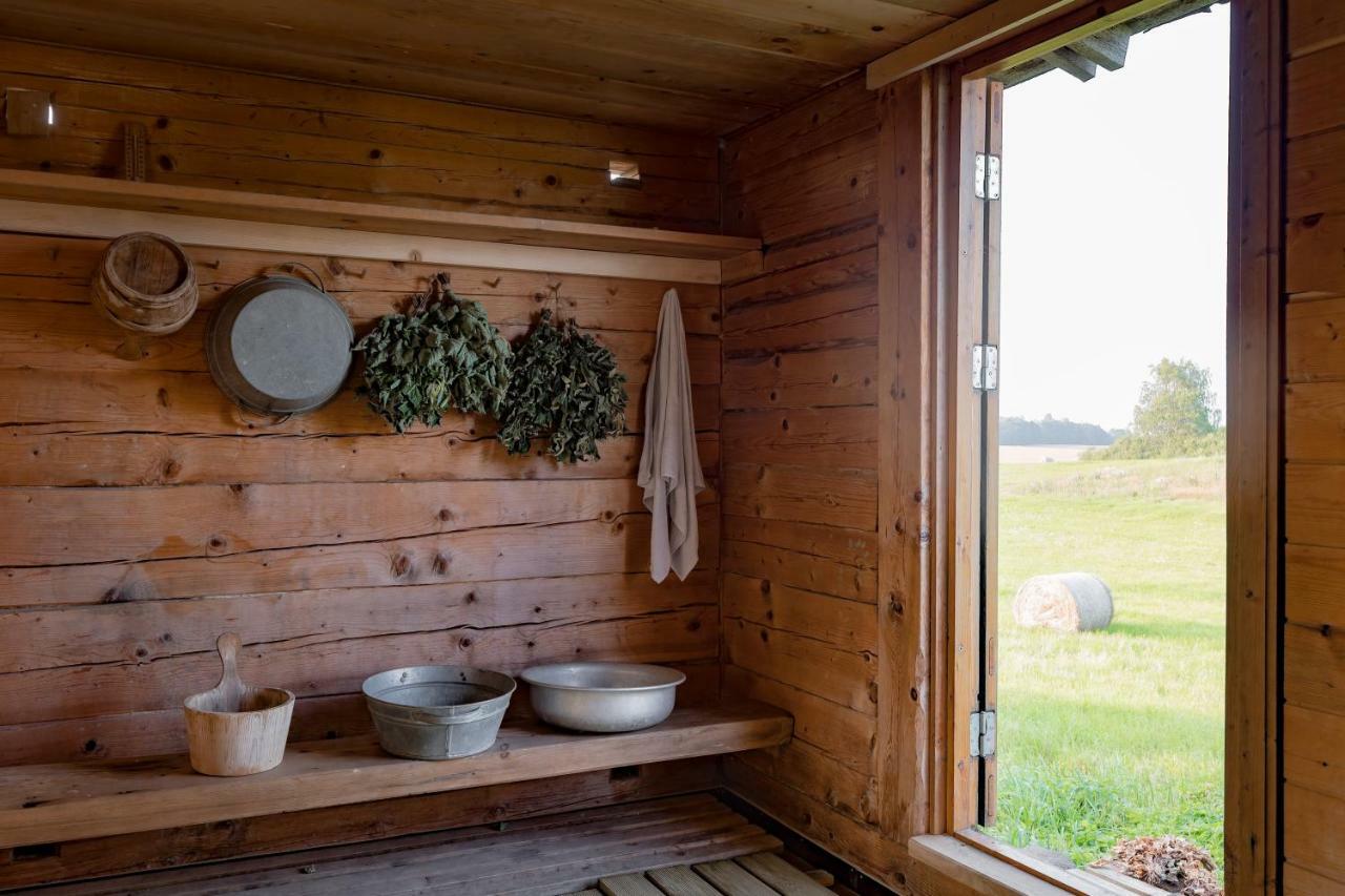 Mednieki Kalvene Guest House Krusati Bagian luar foto